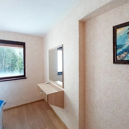 Forest View * שקורפילובצי